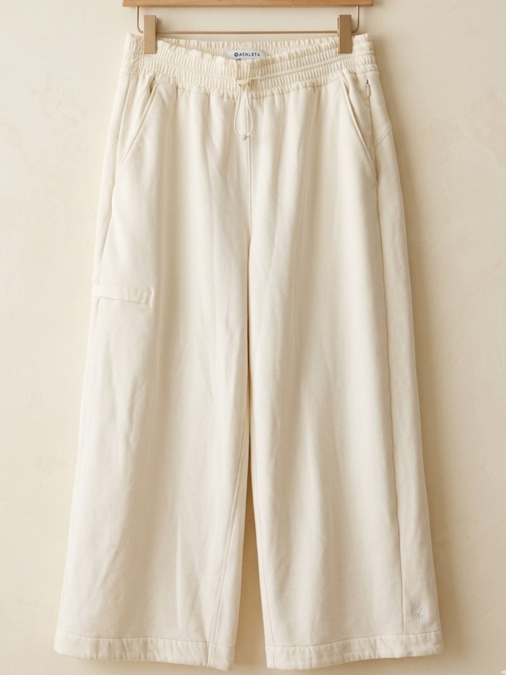 Cream Wide Leg Crop Fleece Bungee Toggle Cargo Sweatpants Lounge Athleta S - Picture 1 of 11